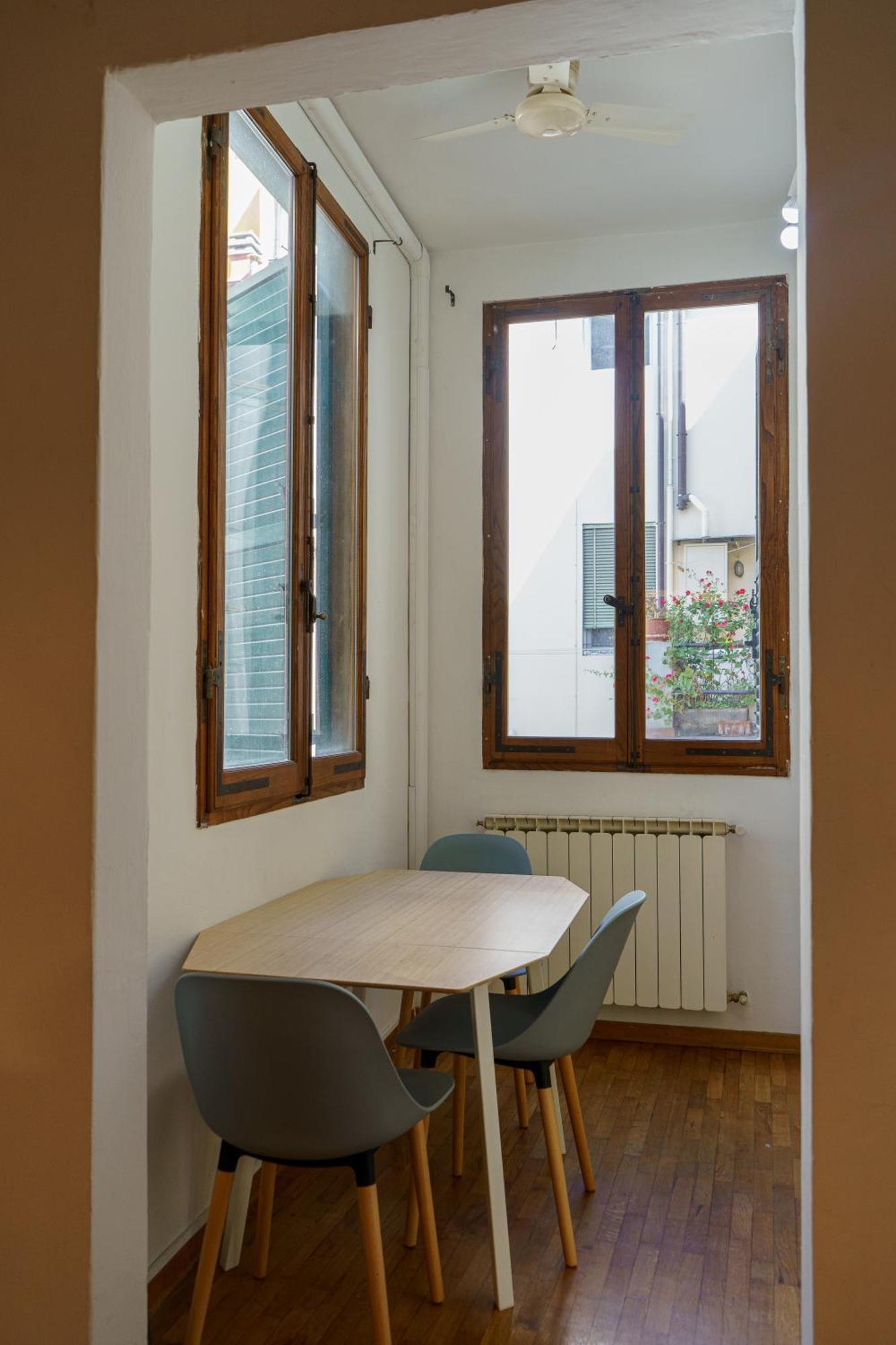 Central 1 Bedroom Apartment In The City Center Floransa Dış mekan fotoğraf