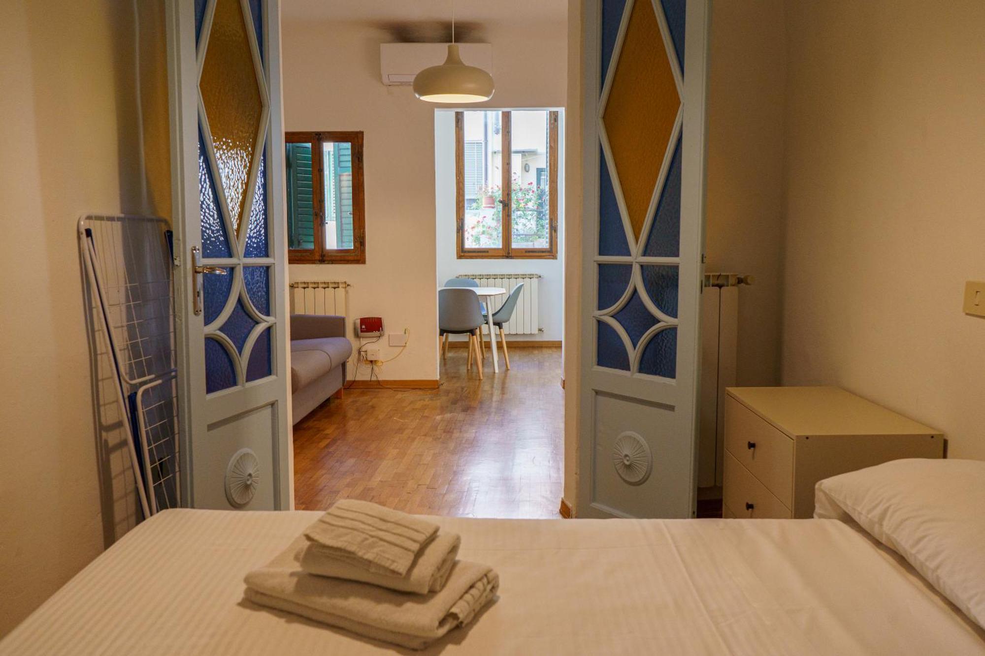 Central 1 Bedroom Apartment In The City Center Floransa Dış mekan fotoğraf